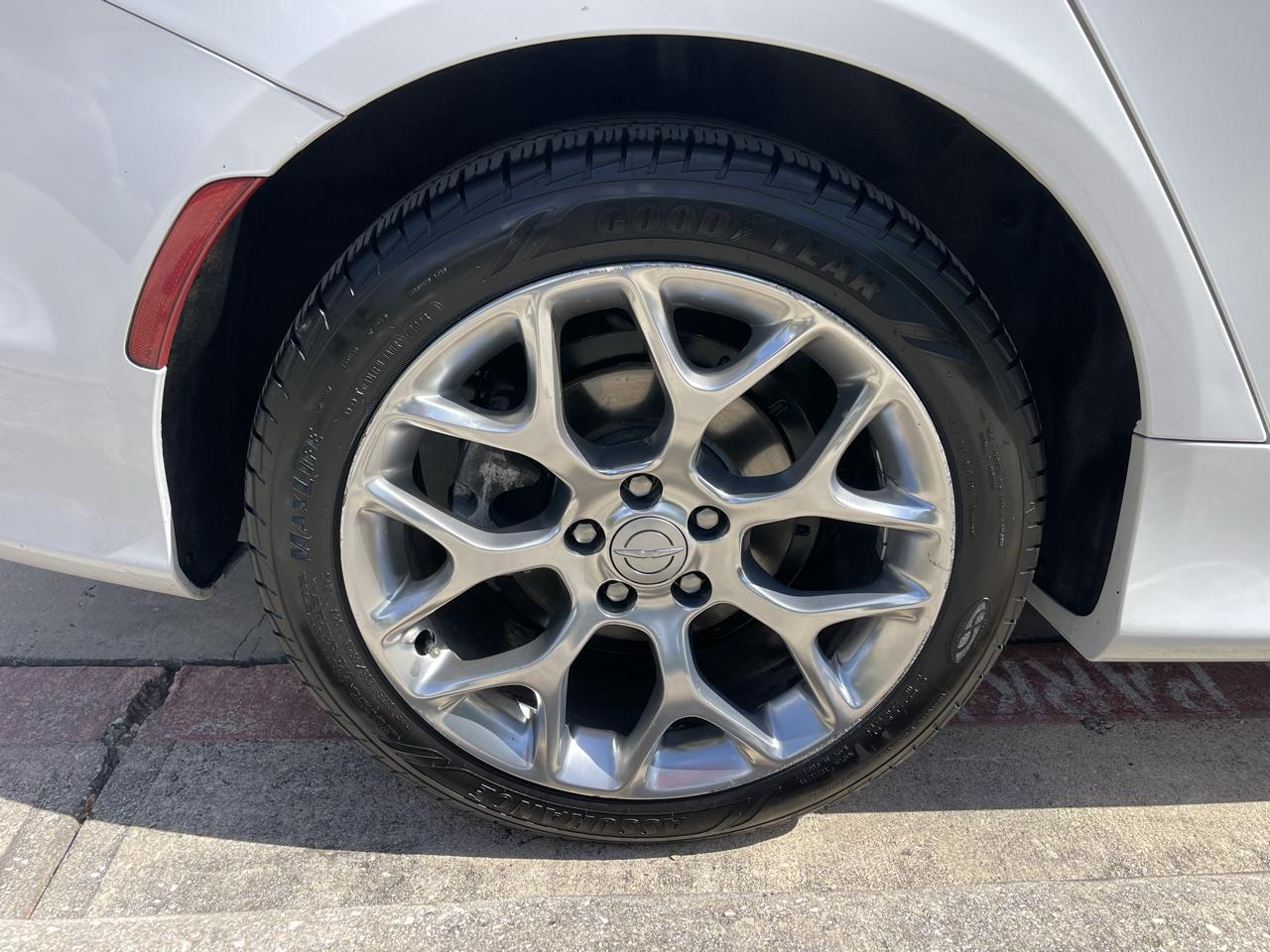 Chrysler 200 4dr Sdn C AWD 2015
