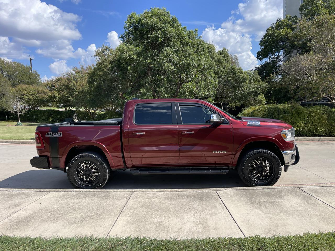 RAM 1500 Laramie 4x4 Crew Cab 5'7" Box 2022