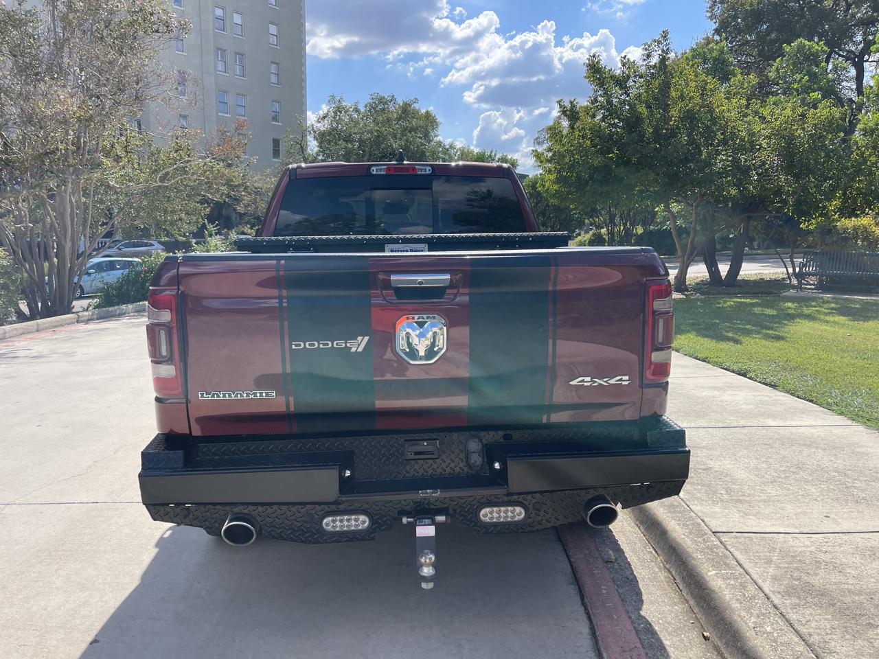 RAM 1500 Laramie 4x4 Crew Cab 5'7" Box 2022