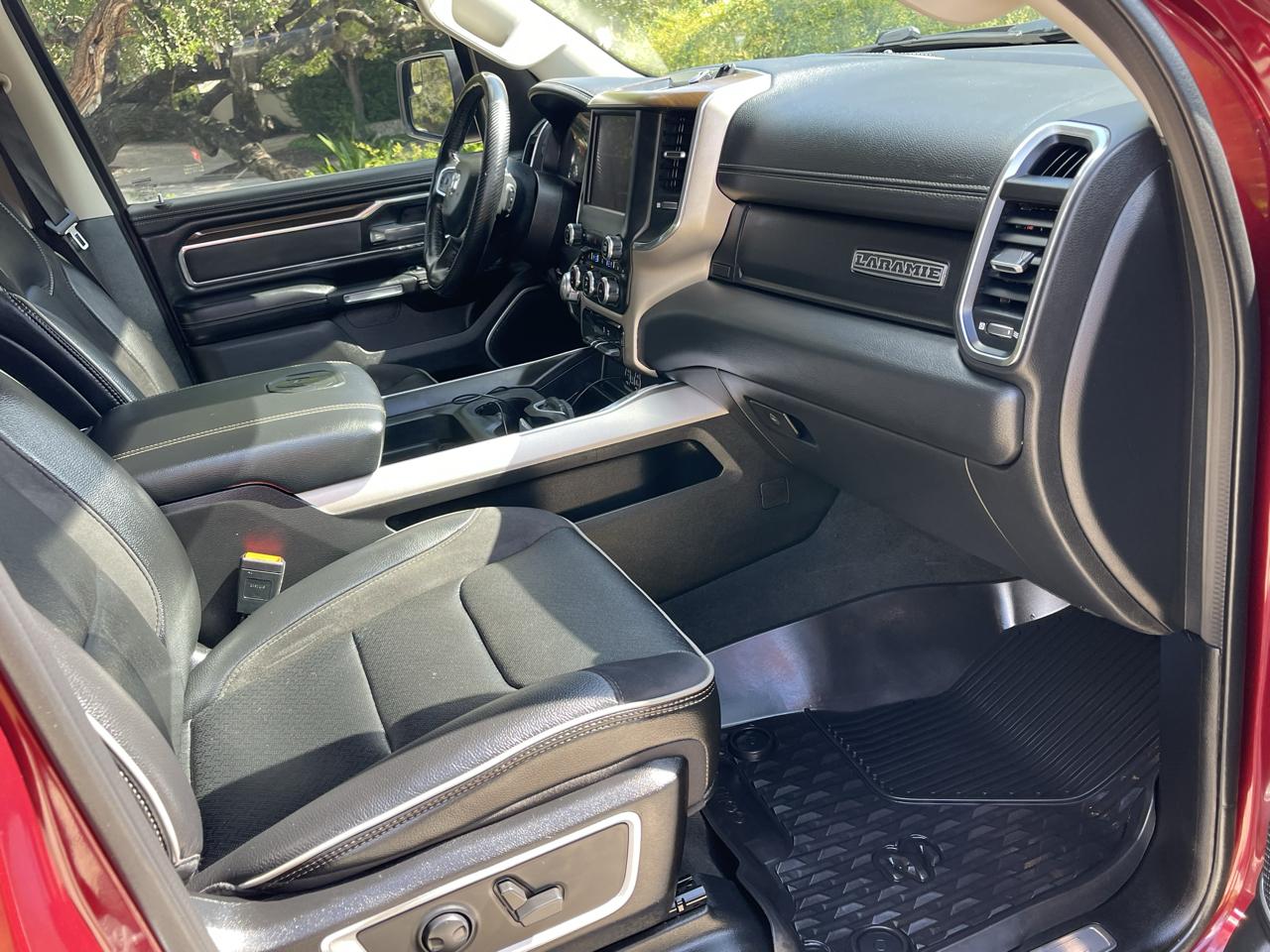 RAM 1500 Laramie 4x4 Crew Cab 5'7" Box 2022
