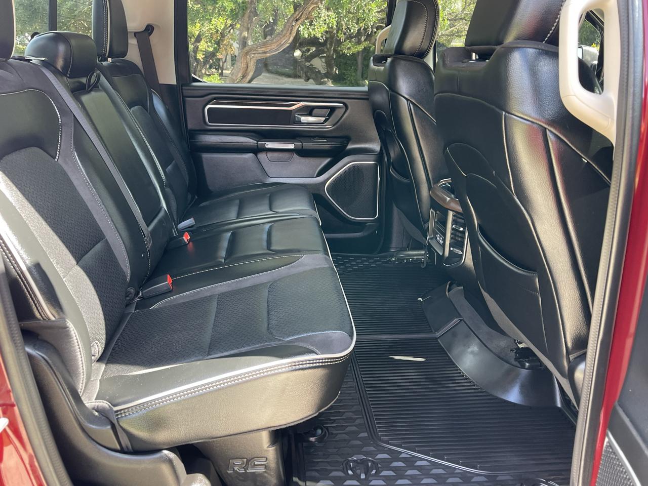 RAM 1500 Laramie 4x4 Crew Cab 5'7" Box 2022