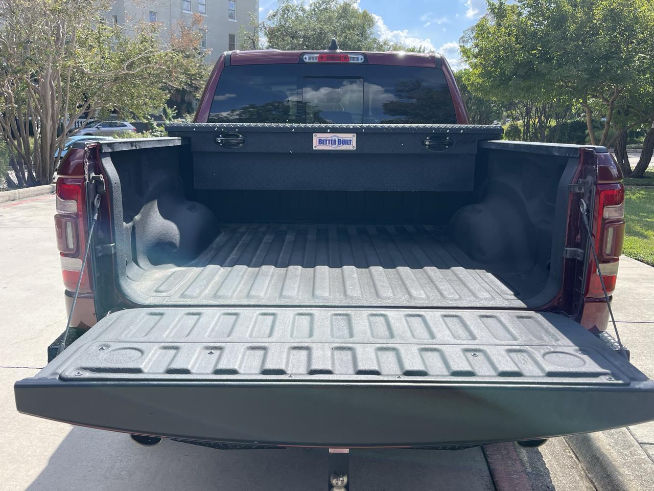 RAM 1500 Laramie 4x4 Crew Cab 5'7" Box 2022
