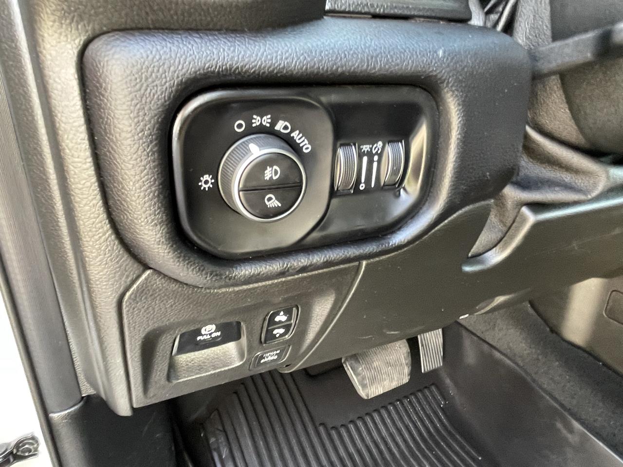 RAM 1500 Rebel 4x4 Crew Cab 5'7" Box 2019