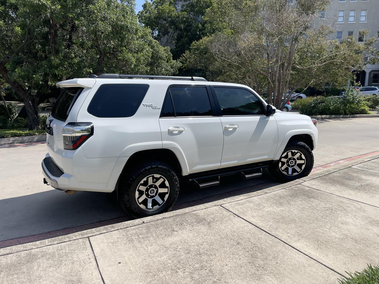 Toyota 4Runner SR5 4WD (Natl) 2020