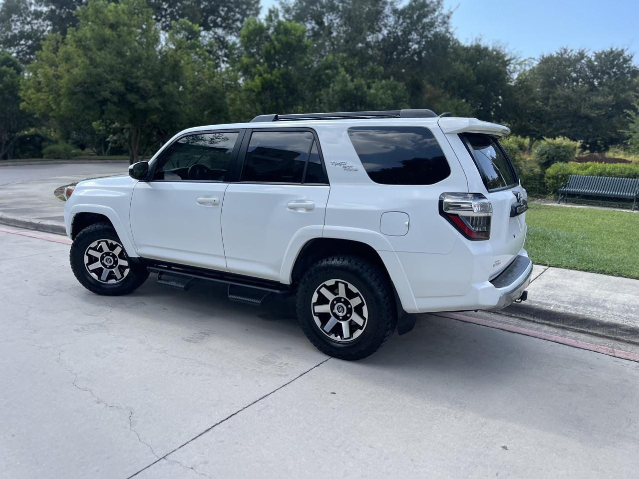 Toyota 4Runner SR5 4WD (Natl) 2020