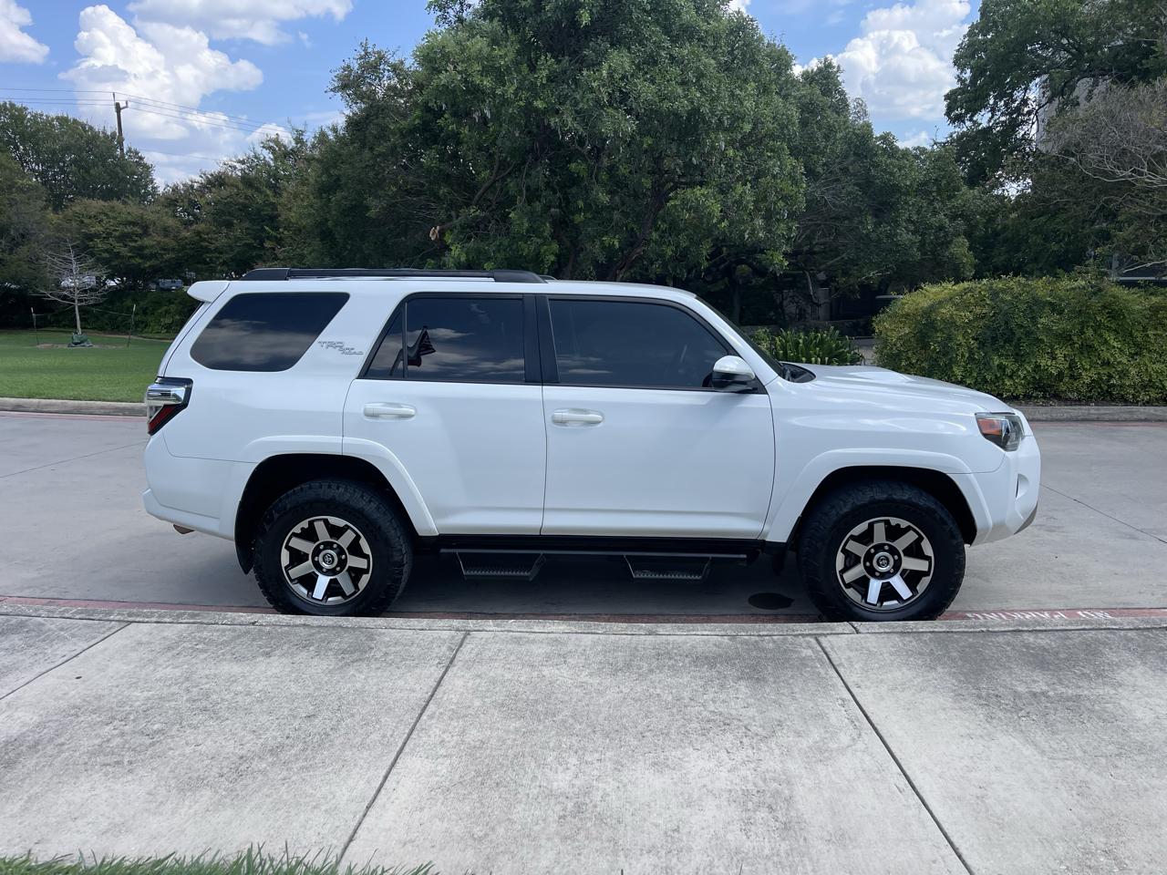 Toyota 4Runner SR5 4WD (Natl) 2020