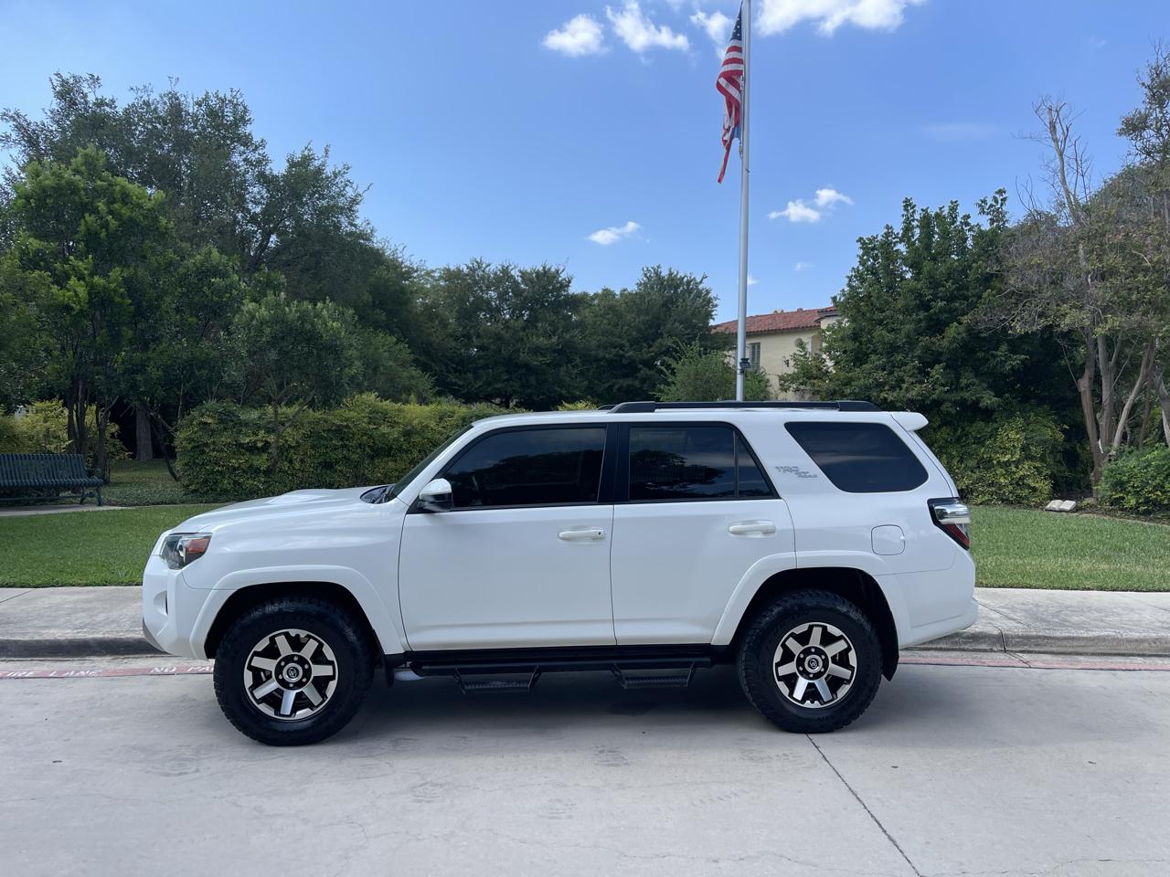 Toyota 4Runner SR5 4WD (Natl) 2020