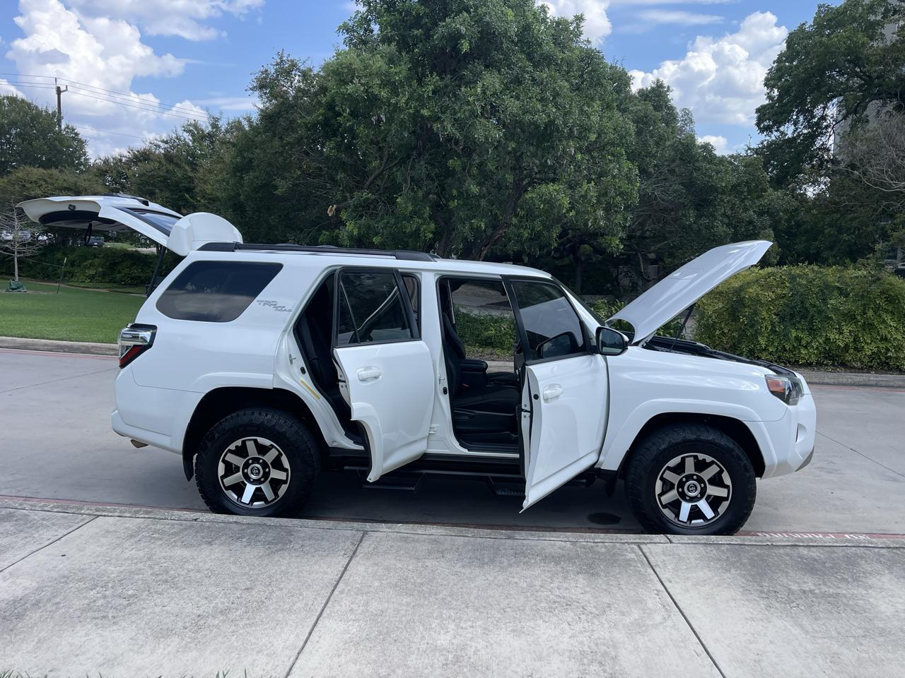 Toyota 4Runner SR5 4WD (Natl) 2020