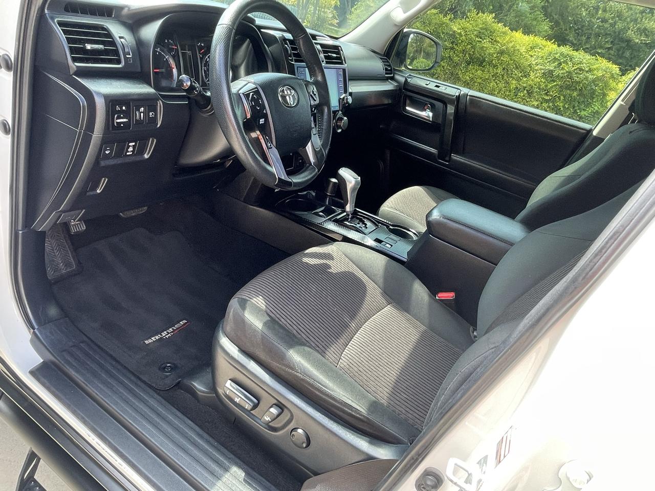 Toyota 4Runner SR5 4WD (Natl) 2020