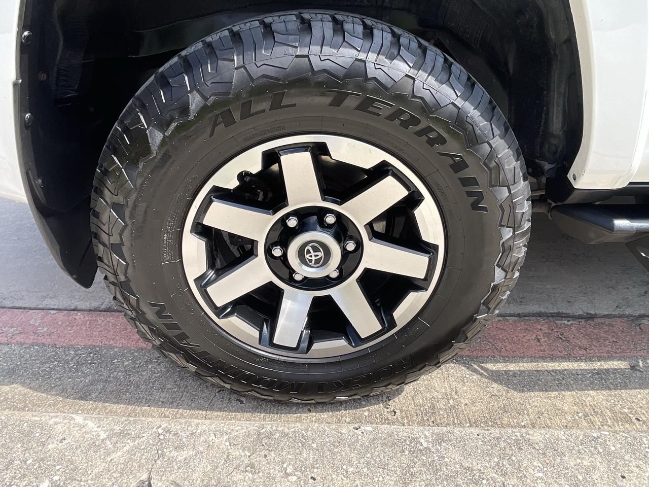 Toyota 4Runner SR5 4WD (Natl) 2020