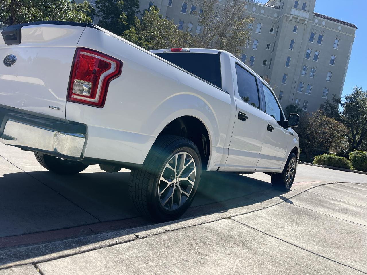 Ford F-150 2WD SuperCrew 157" XLT 2015