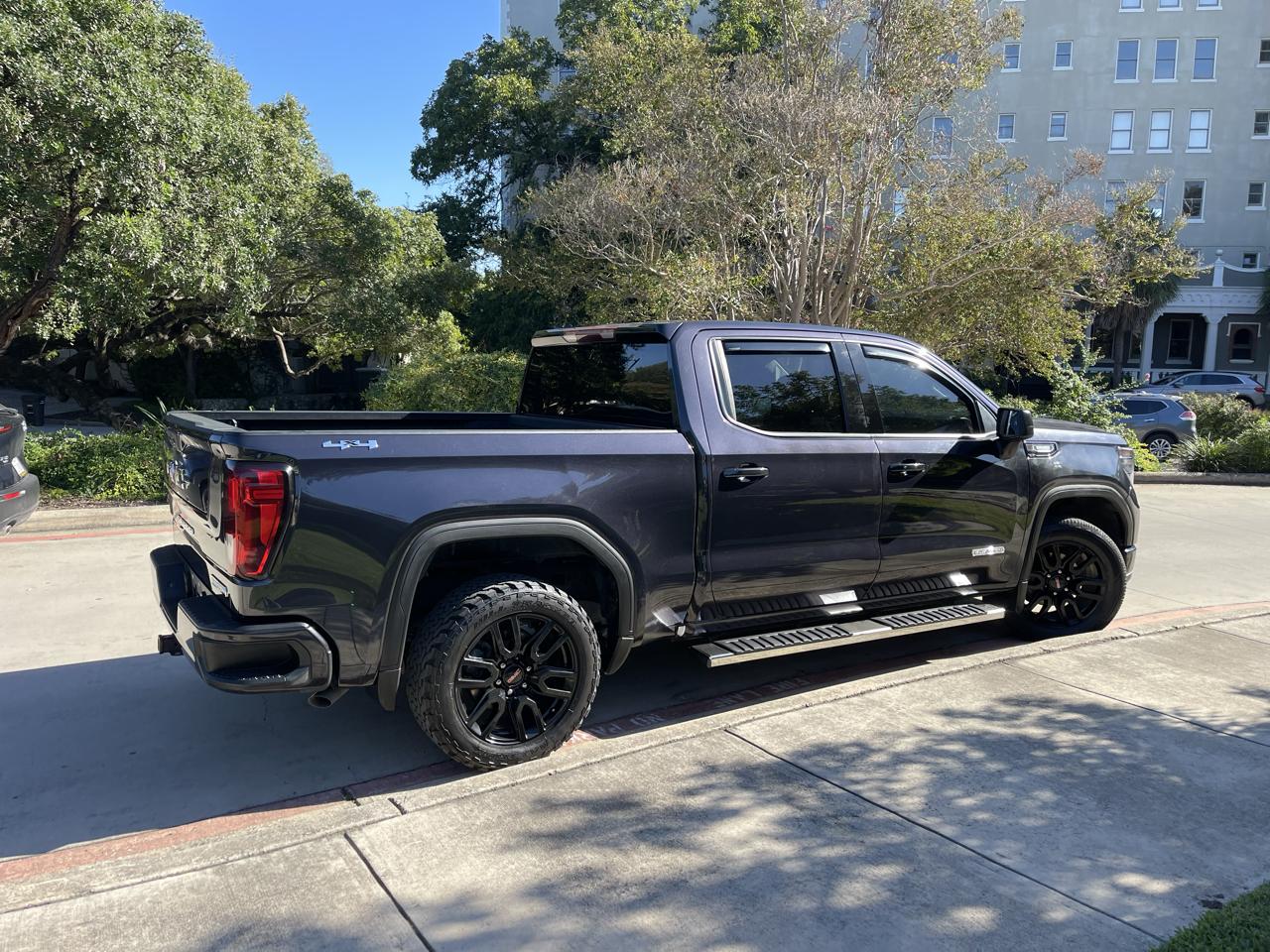 GMC Sierra 1500 4WD Crew Cab 147" Elevation w/3SB 2024