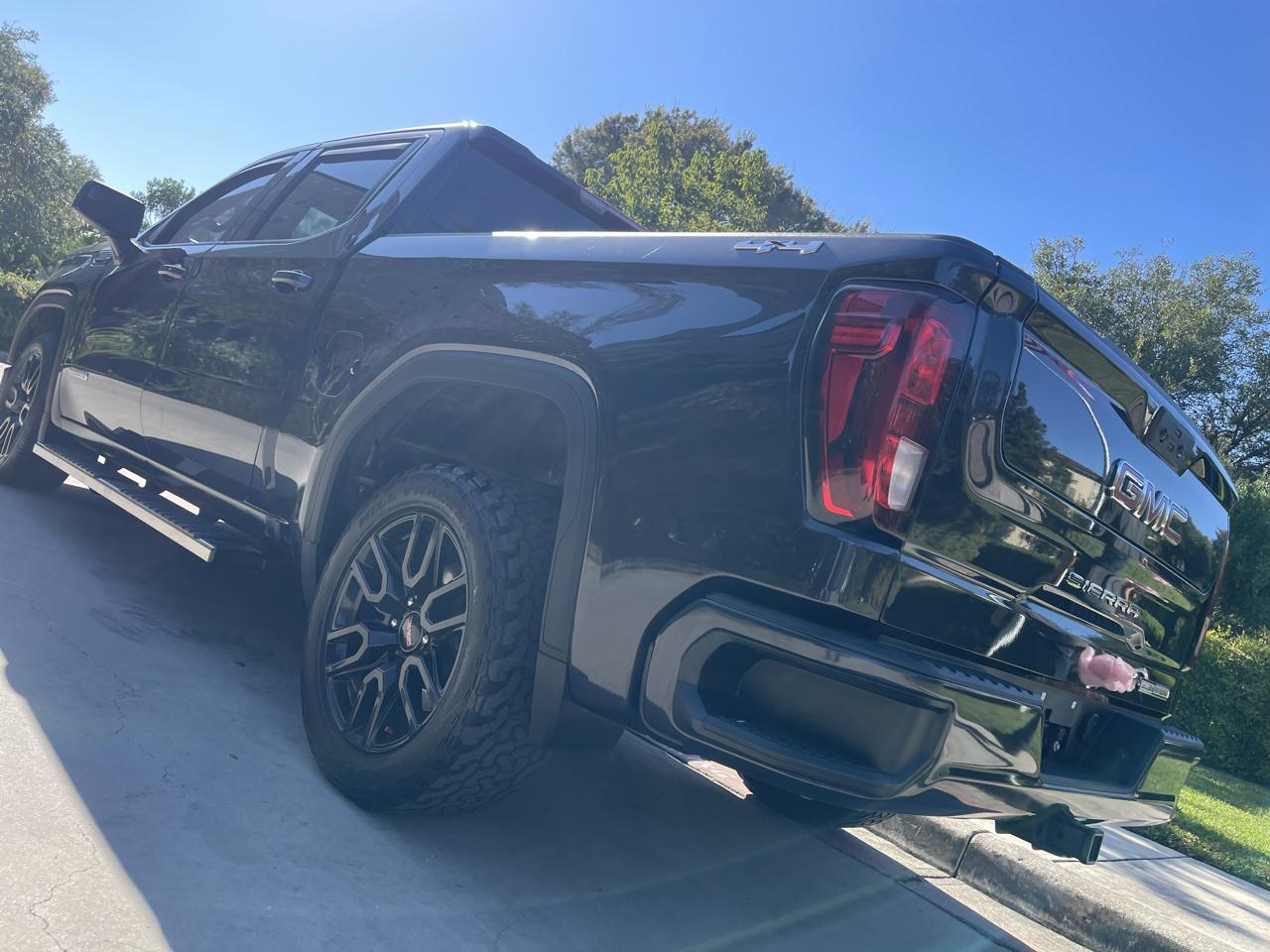 GMC Sierra 1500 4WD Crew Cab 147" Elevation w/3SB 2024
