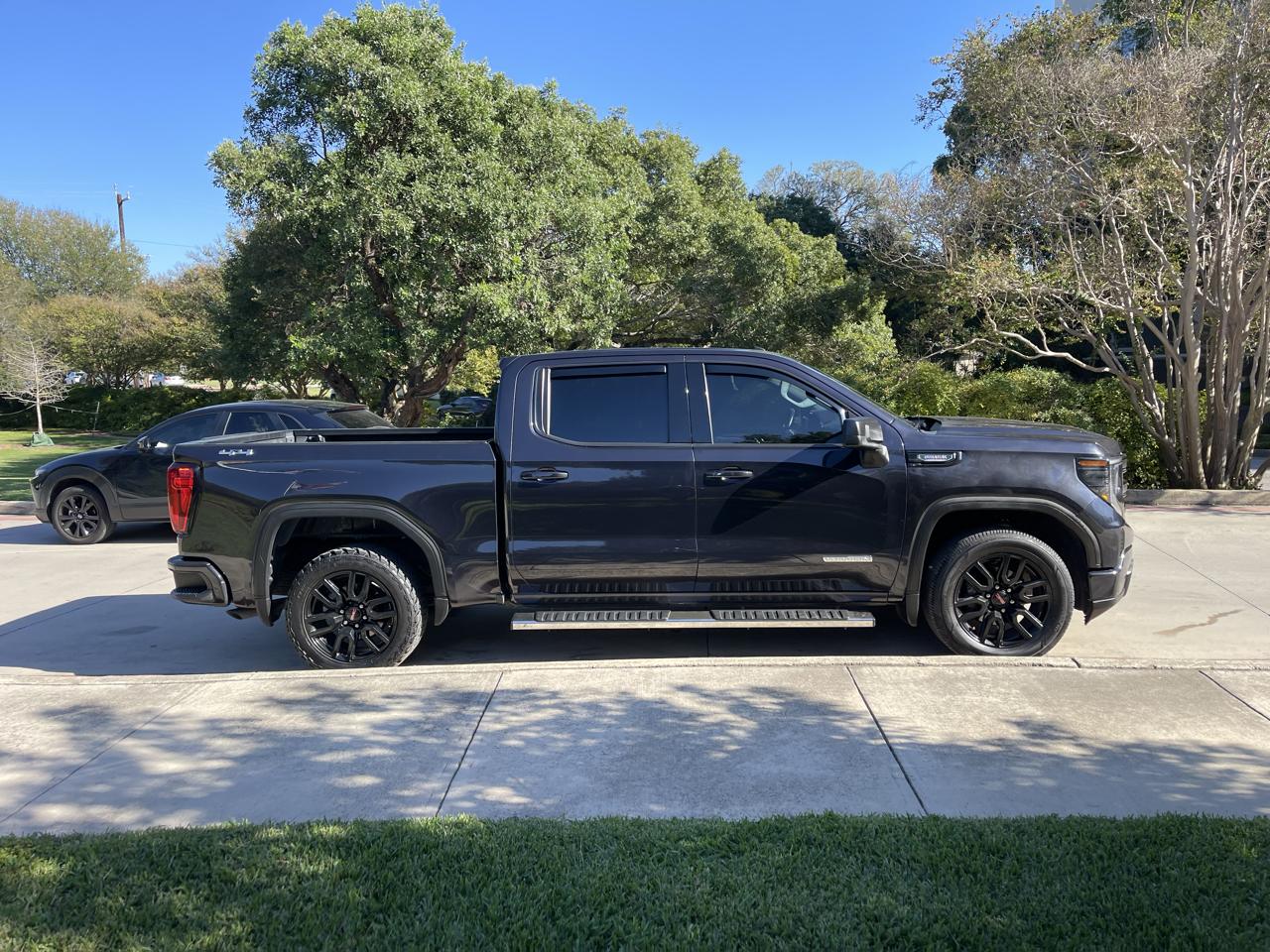 GMC Sierra 1500 4WD Crew Cab 147" Elevation w/3SB 2024