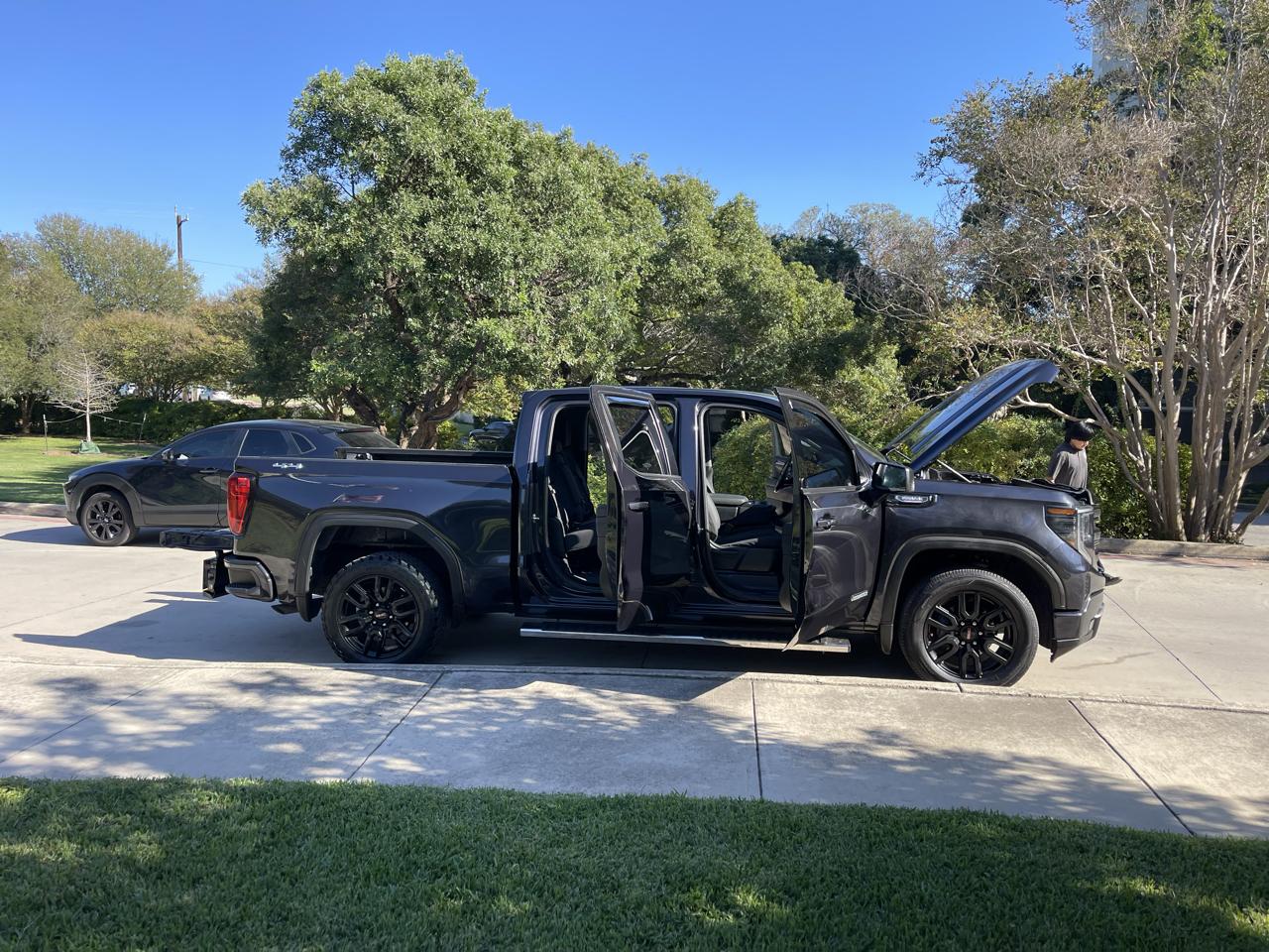 GMC Sierra 1500 4WD Crew Cab 147" Elevation w/3SB 2024
