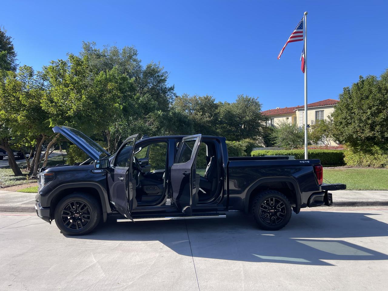GMC Sierra 1500 4WD Crew Cab 147" Elevation w/3SB 2024