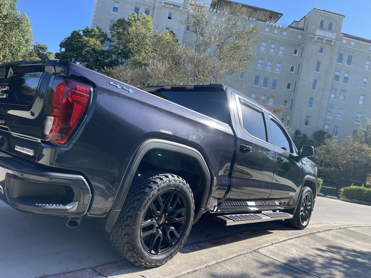 GMC Sierra 1500 4WD Crew Cab 147" Elevation w/3SB 2024