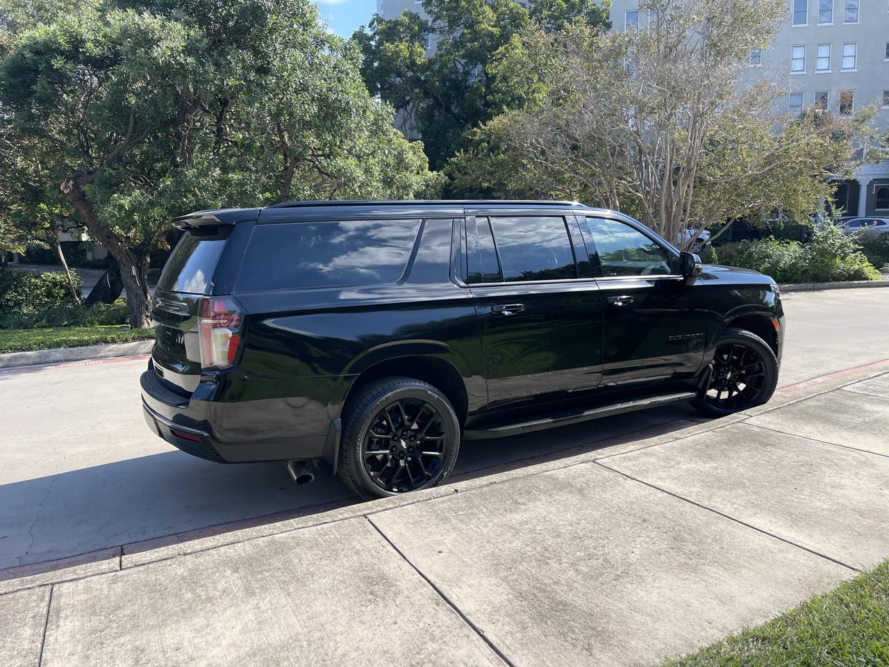 Chevrolet Suburban 4WD 4dr RST 2022