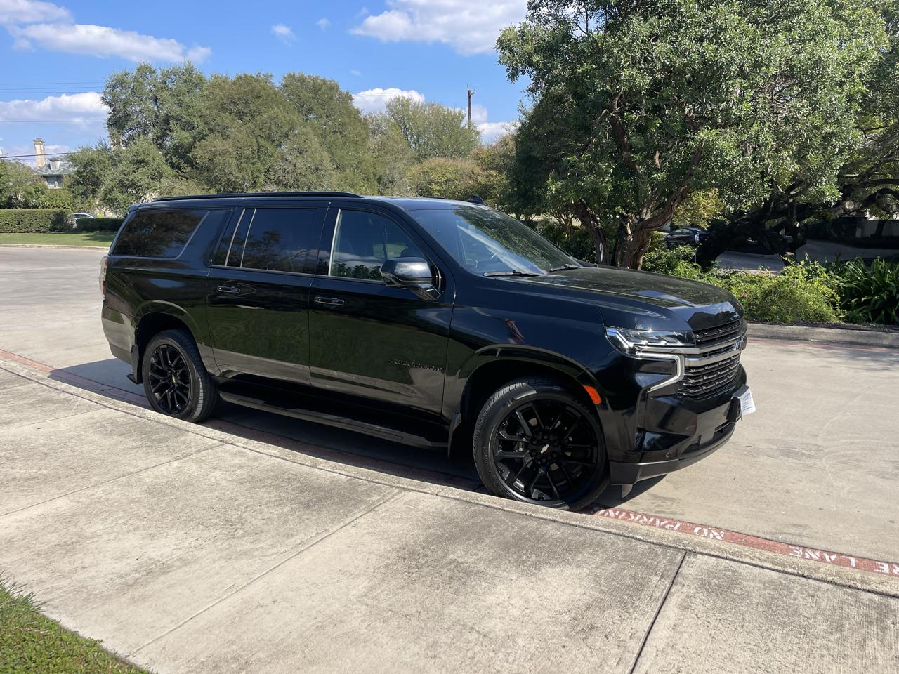 Chevrolet Suburban 4WD 4dr RST 2022