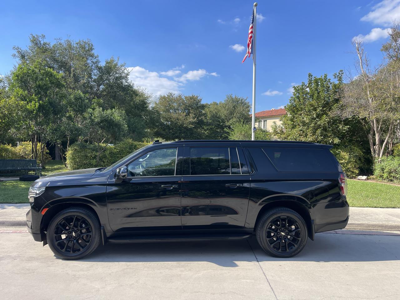 Chevrolet Suburban 4WD 4dr RST 2022