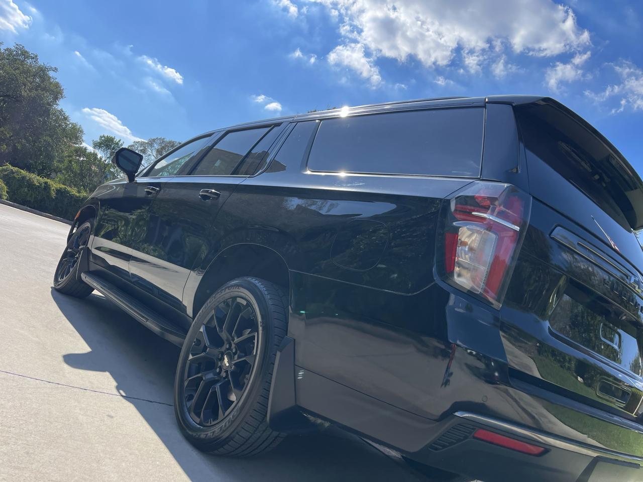Chevrolet Suburban 4WD 4dr RST 2022