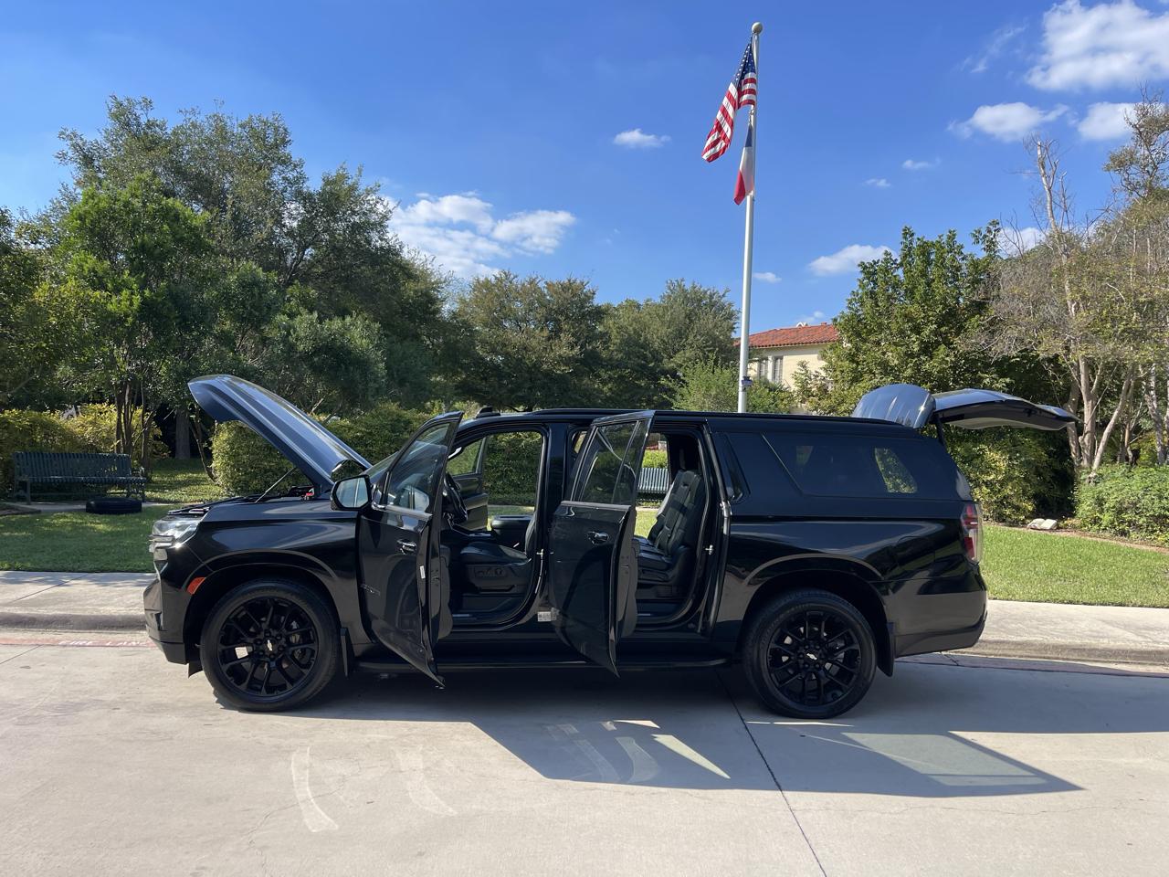 Chevrolet Suburban 4WD 4dr RST 2022