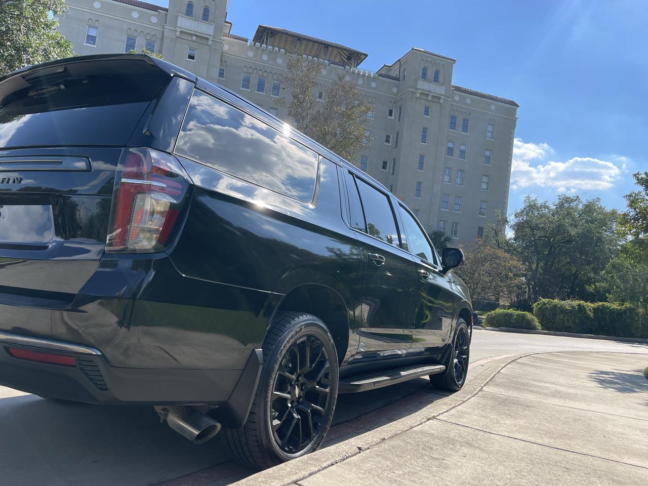 Chevrolet Suburban 4WD 4dr RST 2022