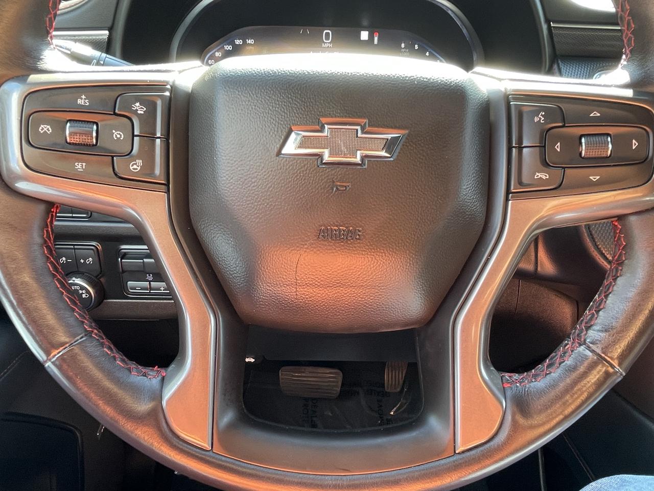 Chevrolet Suburban 4WD 4dr RST 2022