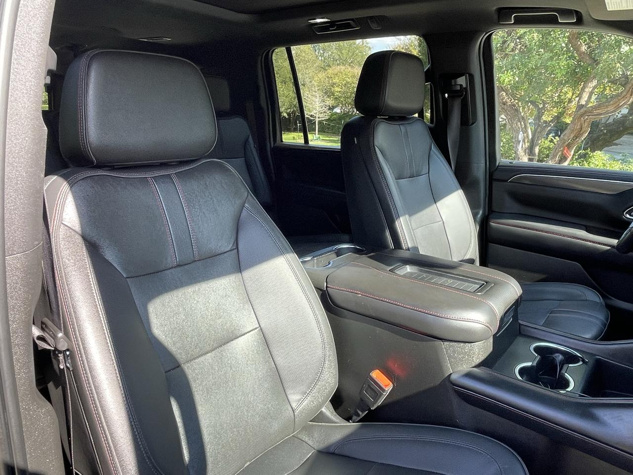 Chevrolet Suburban 4WD 4dr RST 2022