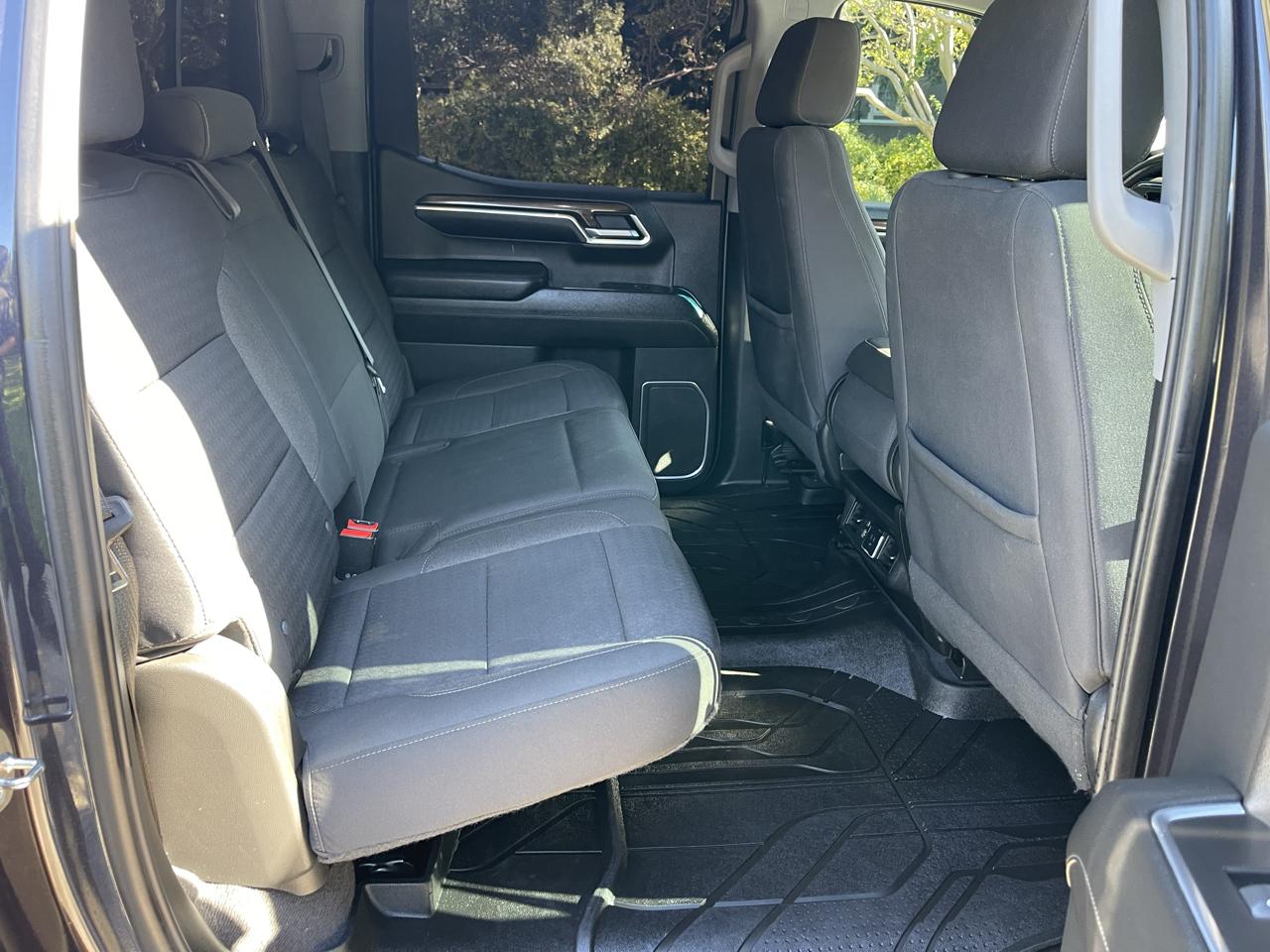 Chevrolet Silverado 1500 2WD Crew Cab 147" LT 2022