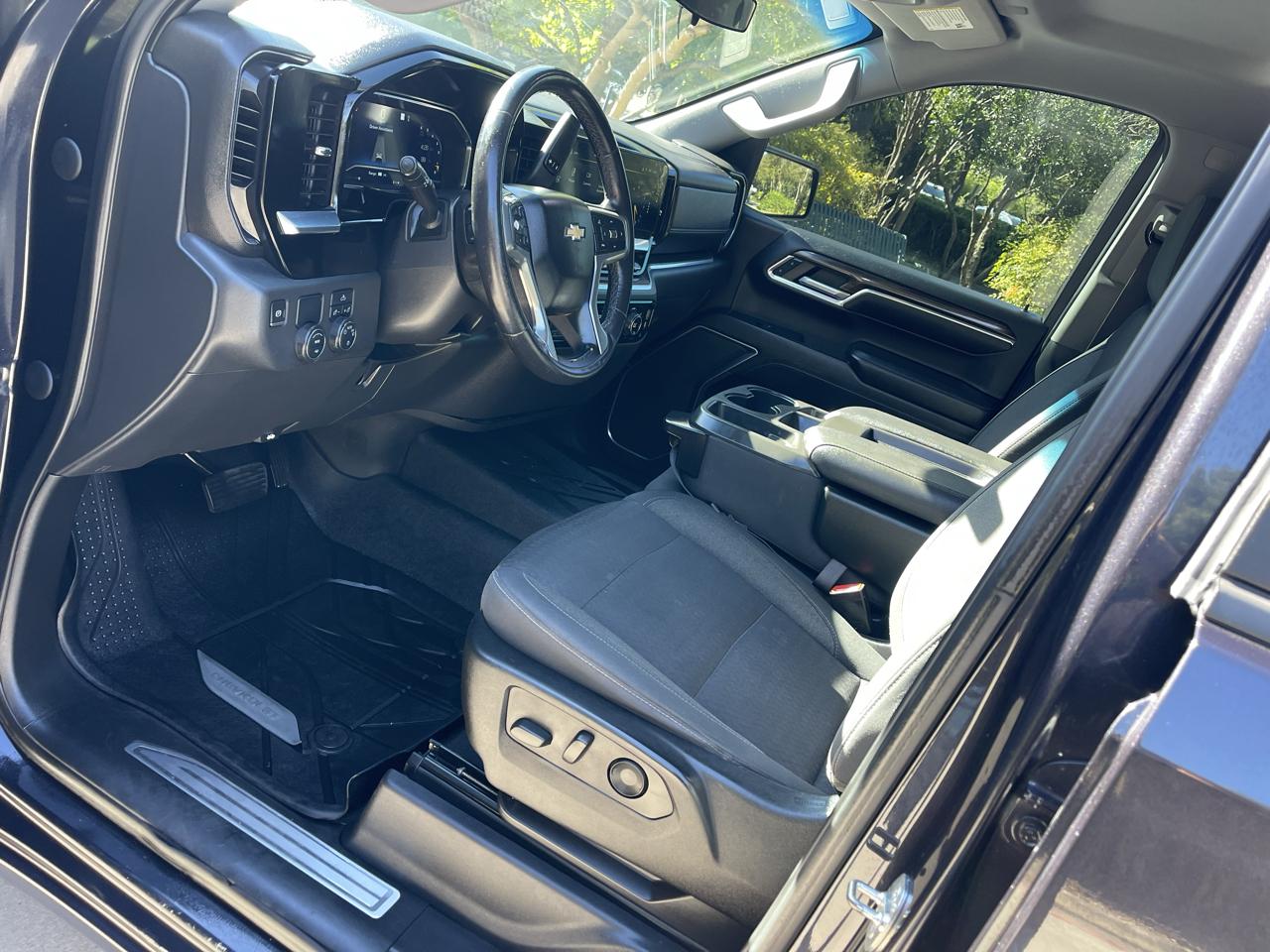 Chevrolet Silverado 1500 2WD Crew Cab 147" LT 2022