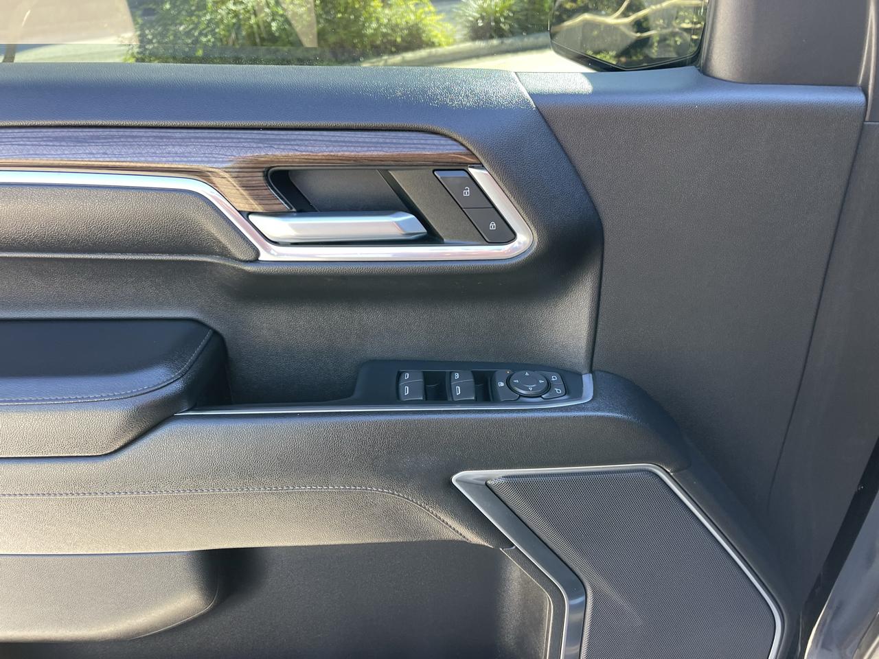 Chevrolet Silverado 1500 2WD Crew Cab 147" LT 2022