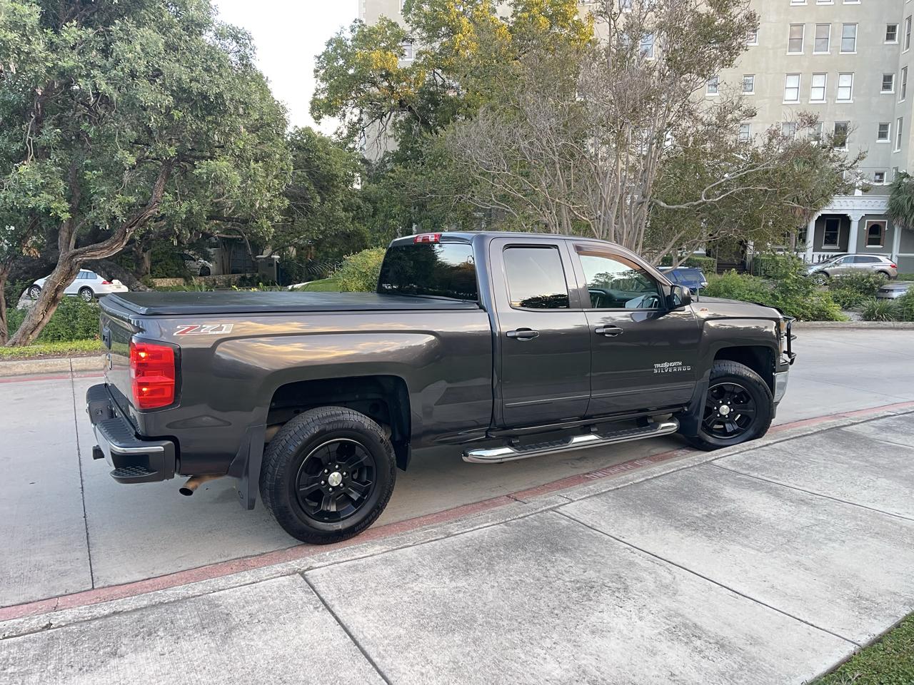 Chevrolet Silverado 1500 4WD Double Cab 143.5" LT w/1LT 2015