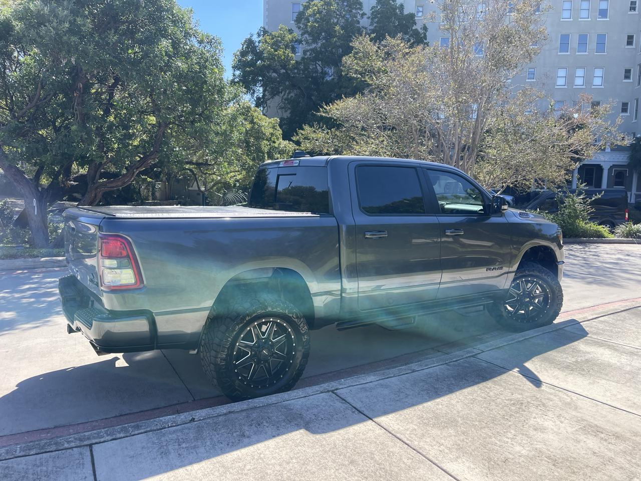 RAM 1500 Lone Star 4x4 Crew Cab 5'7" Box 2022