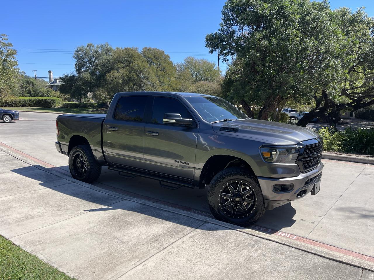 RAM 1500 Lone Star 4x4 Crew Cab 5'7" Box 2022