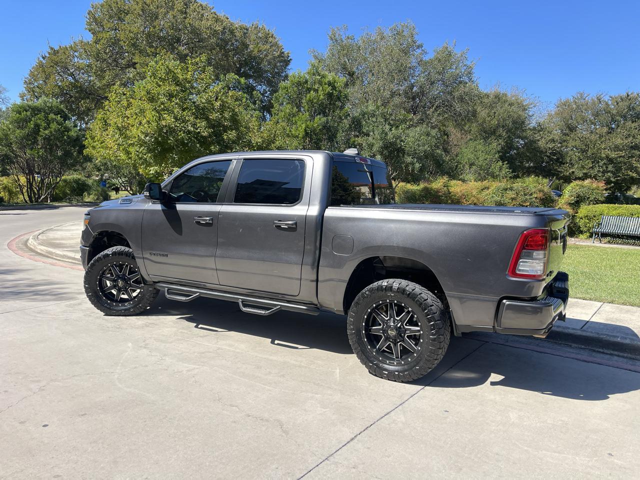 RAM 1500 Lone Star 4x4 Crew Cab 5'7" Box 2022
