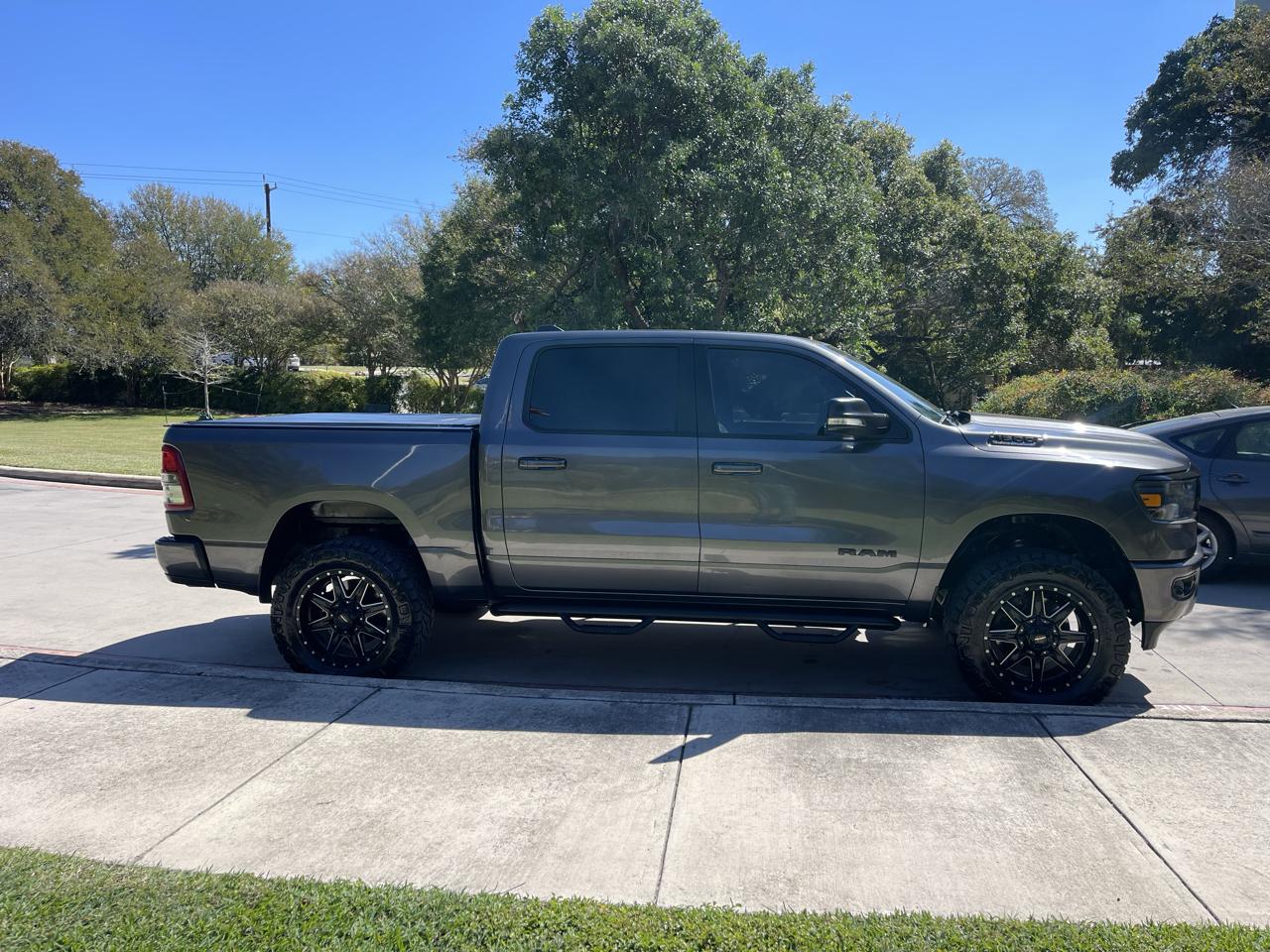 RAM 1500 Lone Star 4x4 Crew Cab 5'7" Box 2022