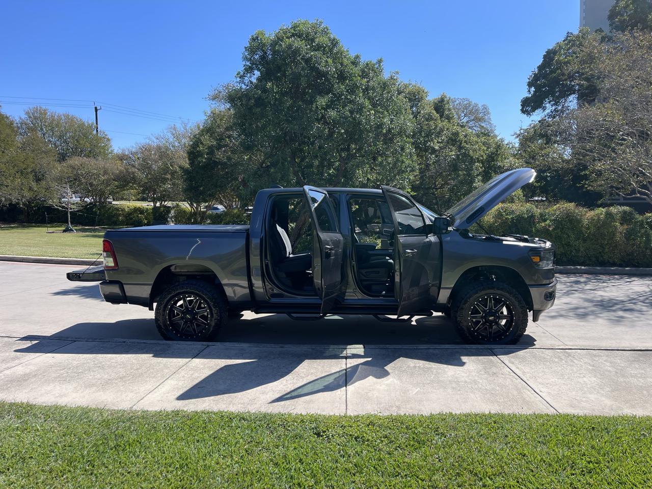 RAM 1500 Lone Star 4x4 Crew Cab 5'7" Box 2022