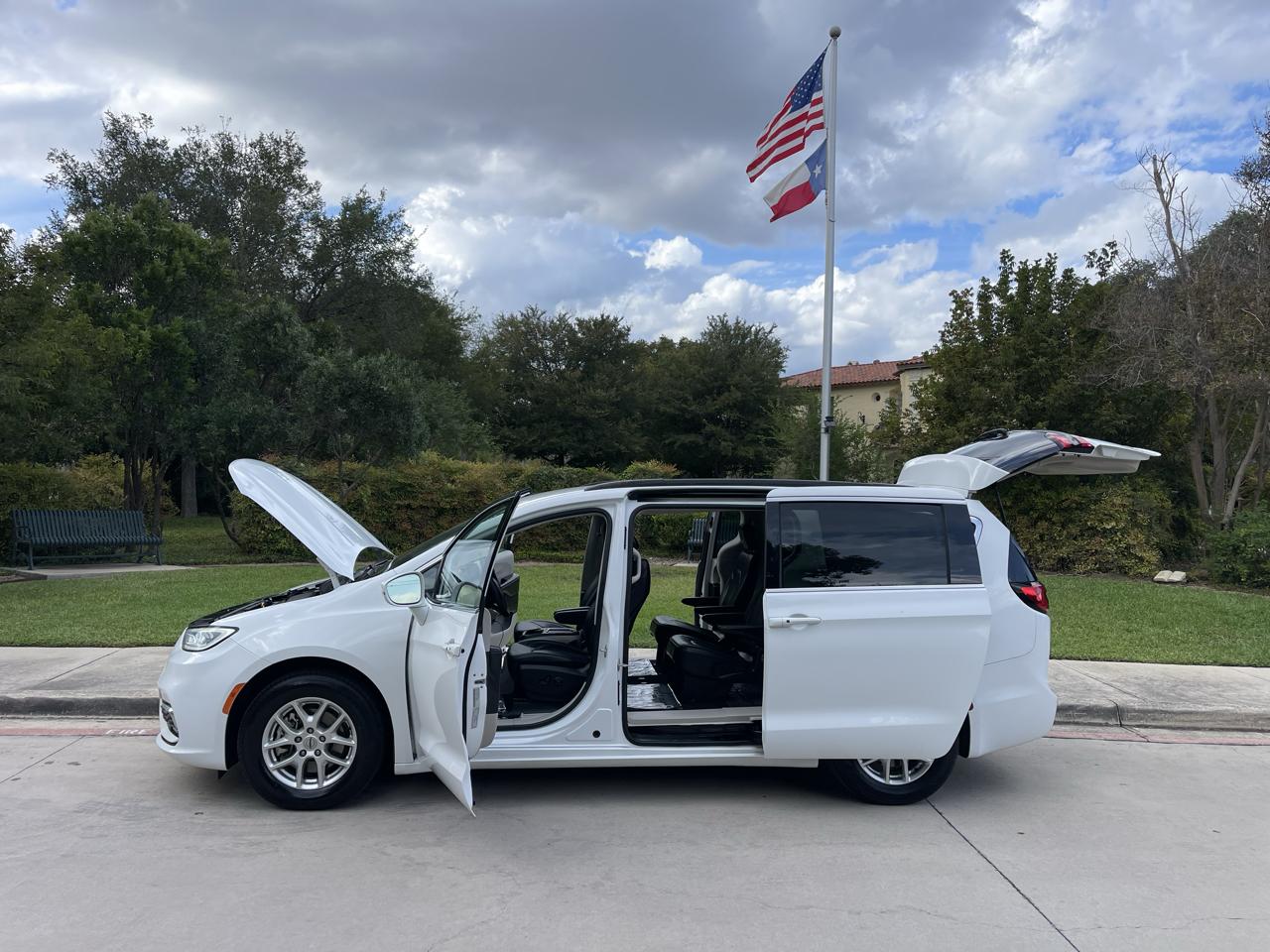 Chrysler Pacifica Touring L FWD 2022