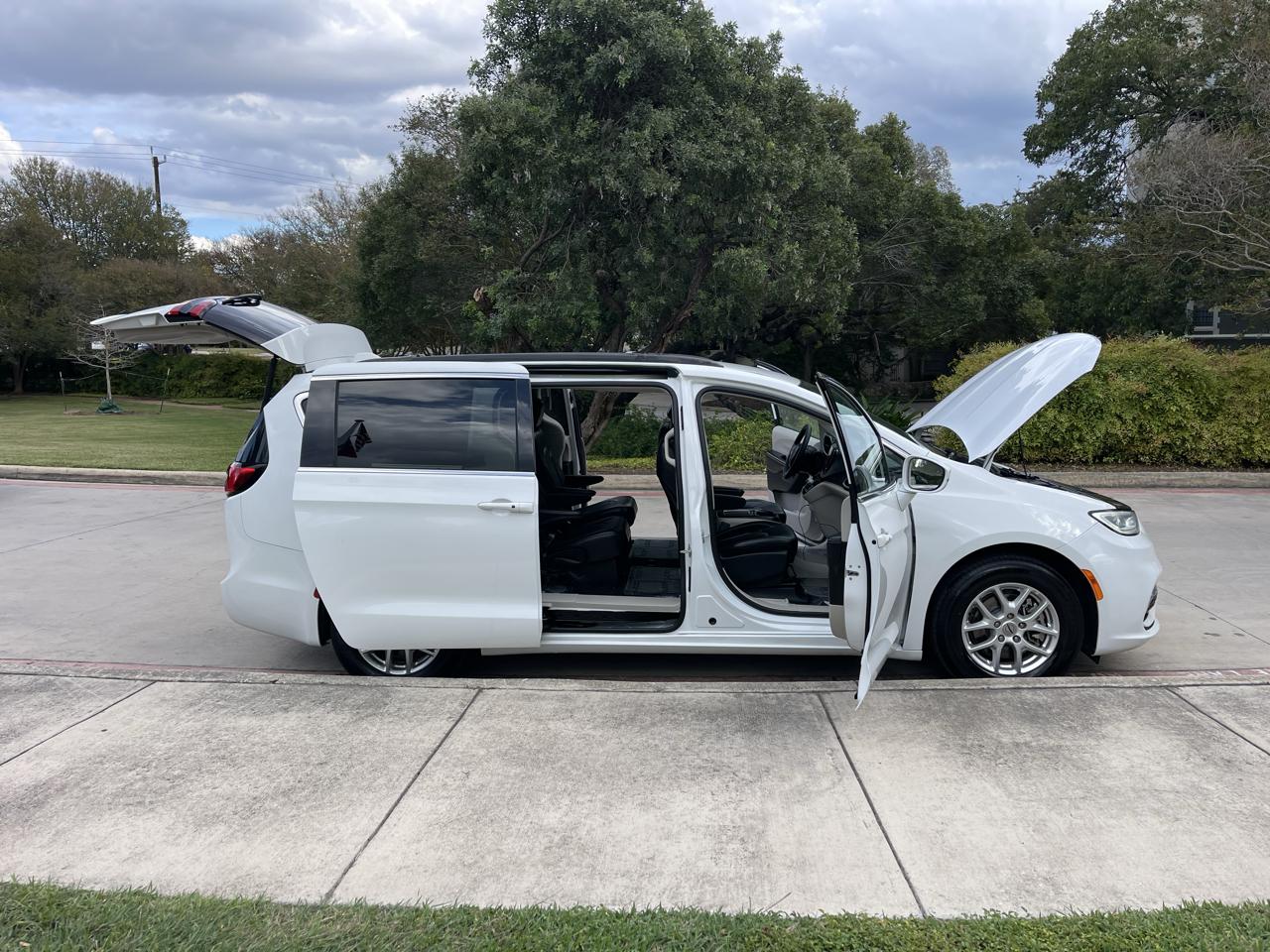 Chrysler Pacifica Touring L FWD 2022