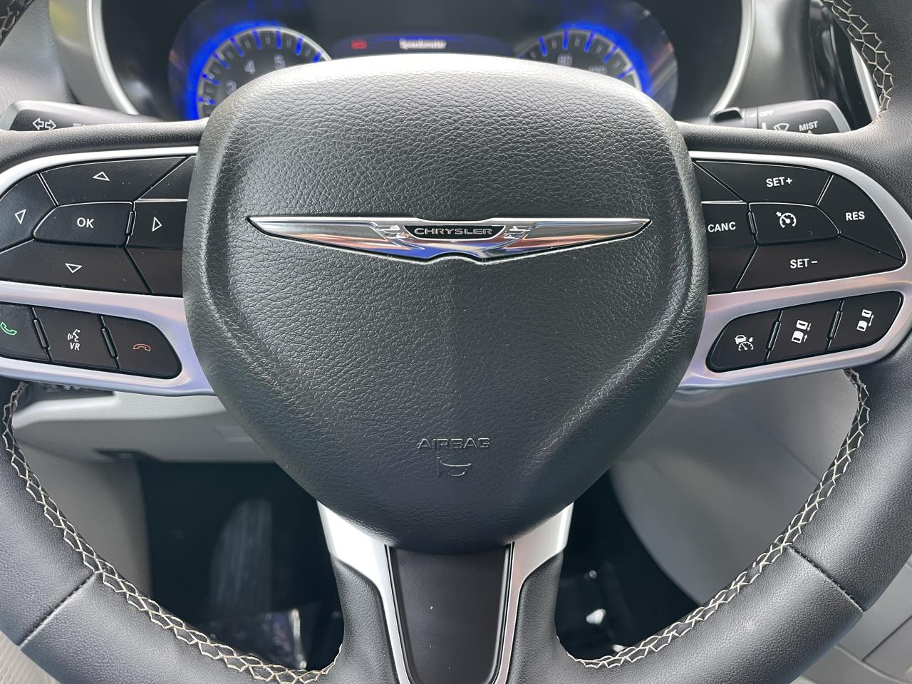 Chrysler Pacifica Touring L FWD 2022