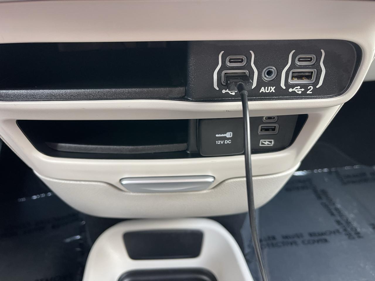 Chrysler Pacifica Touring L FWD 2022
