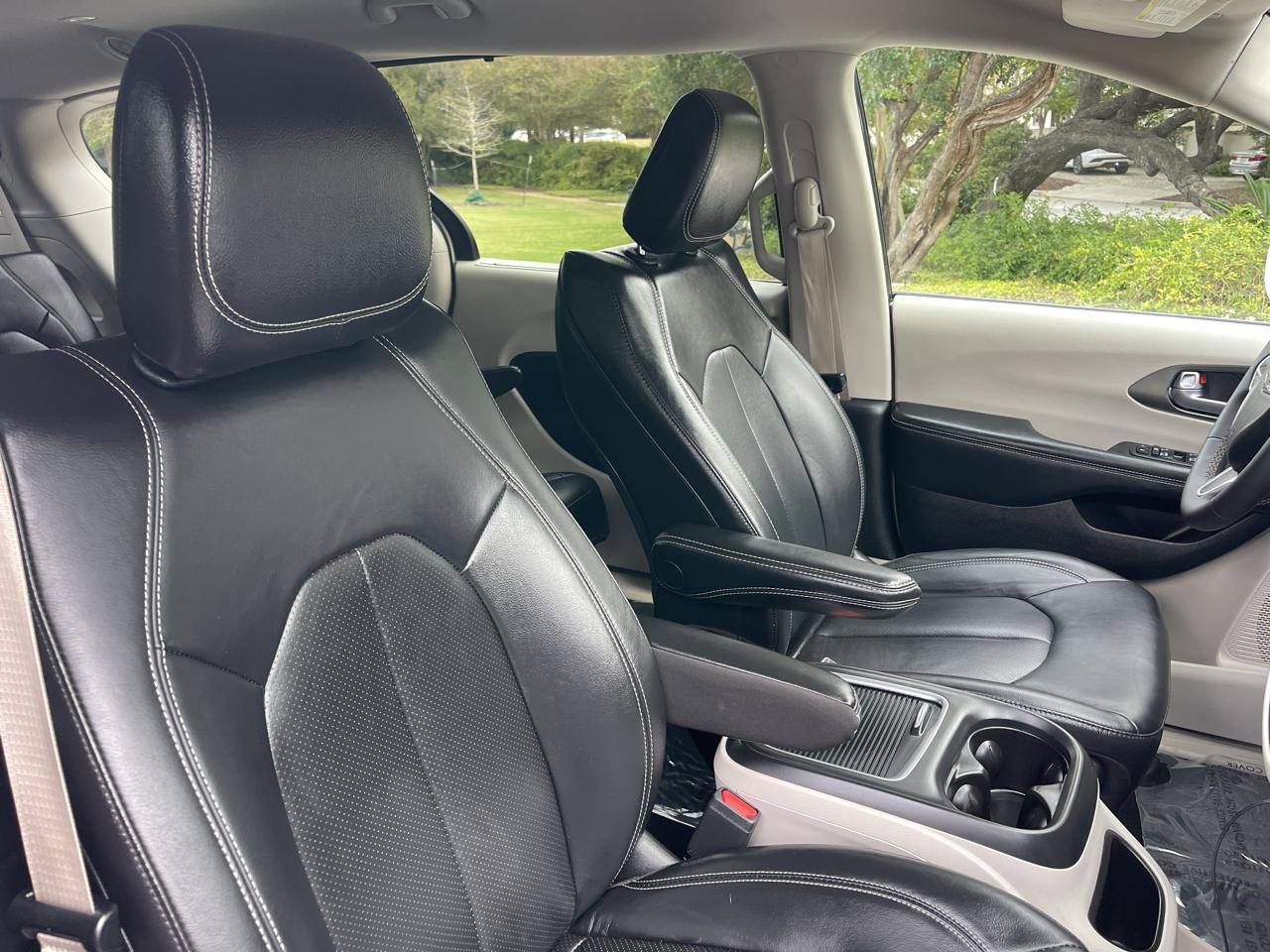 Chrysler Pacifica Touring L FWD 2022