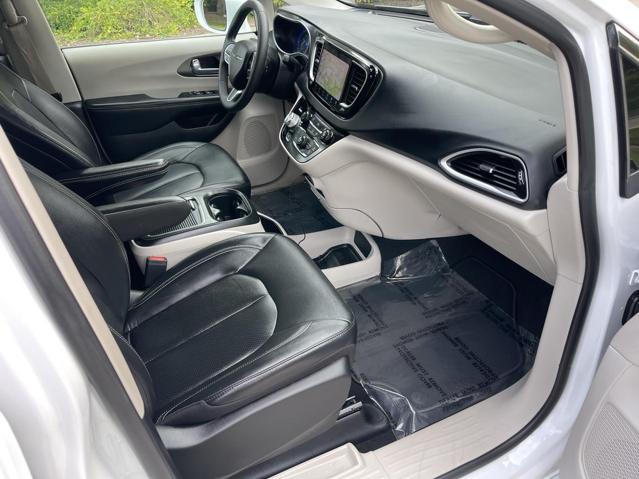 Chrysler Pacifica Touring L FWD 2022