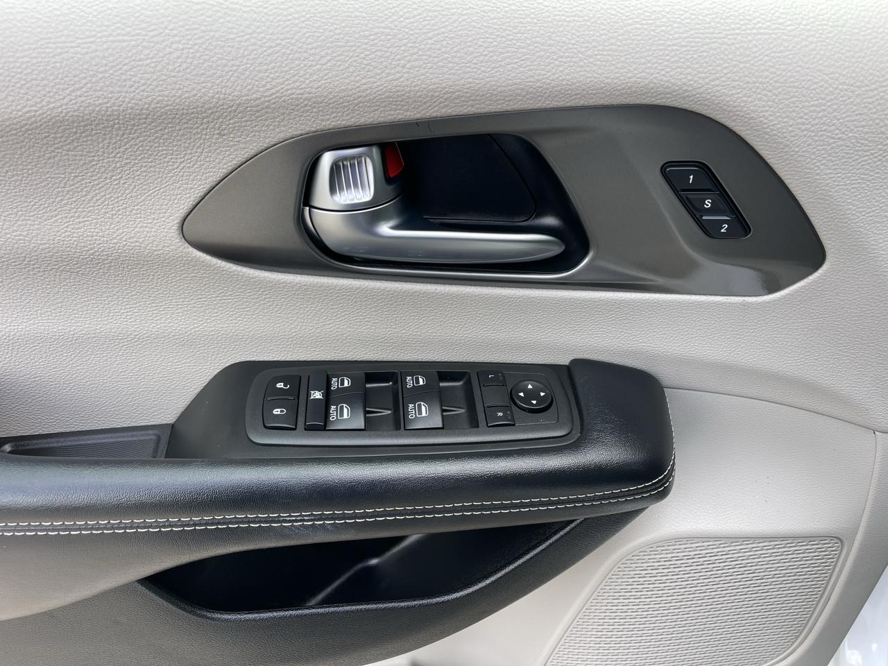 Chrysler Pacifica Touring L FWD 2022