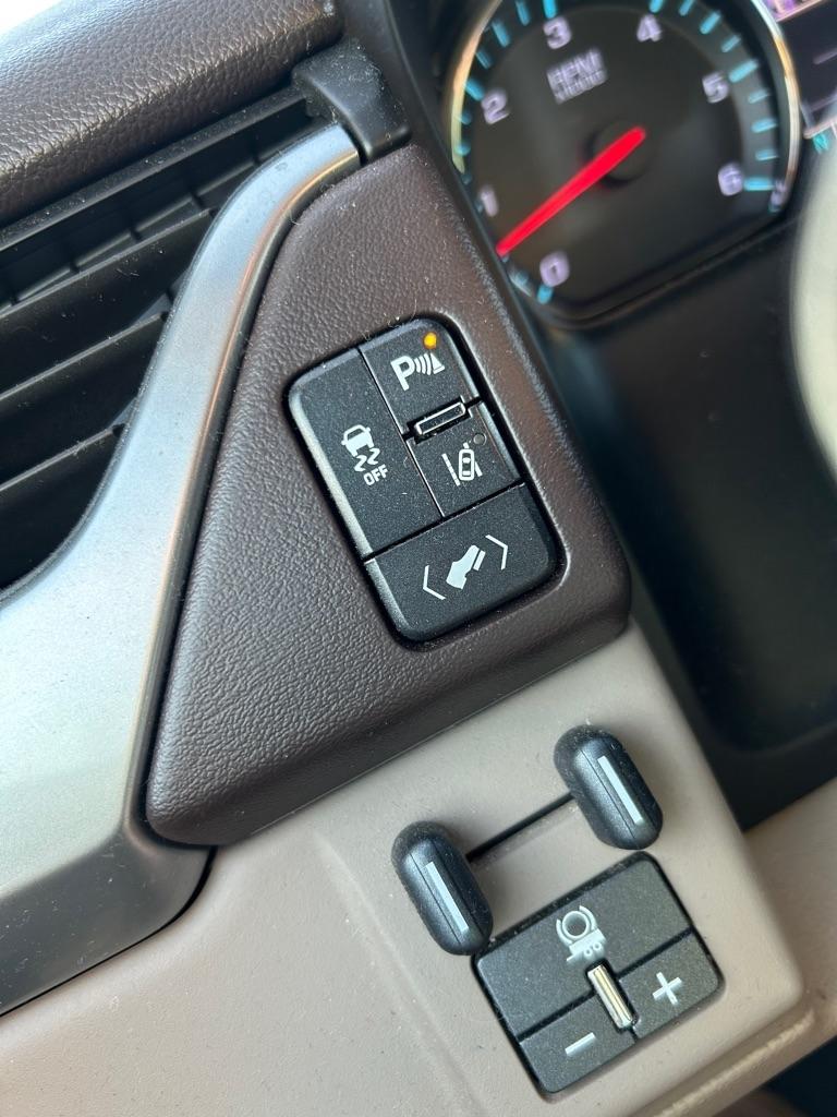 Chevrolet Tahoe  2015