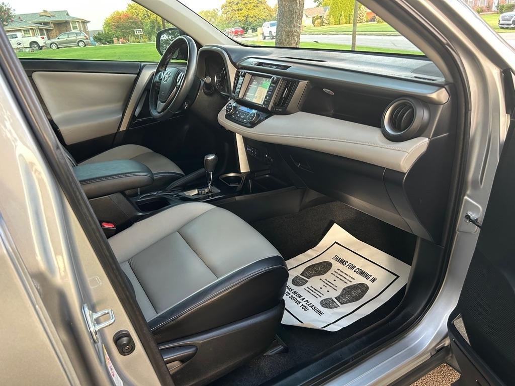 Toyota RAV4  2016