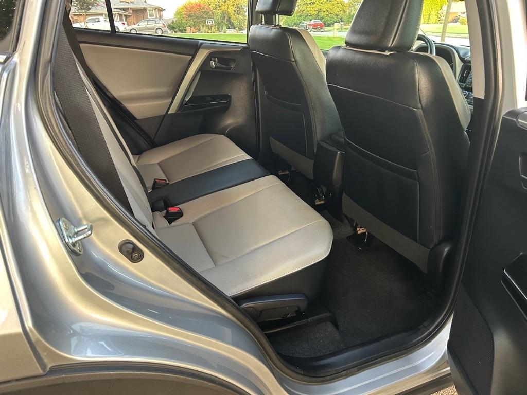 Toyota RAV4  2016