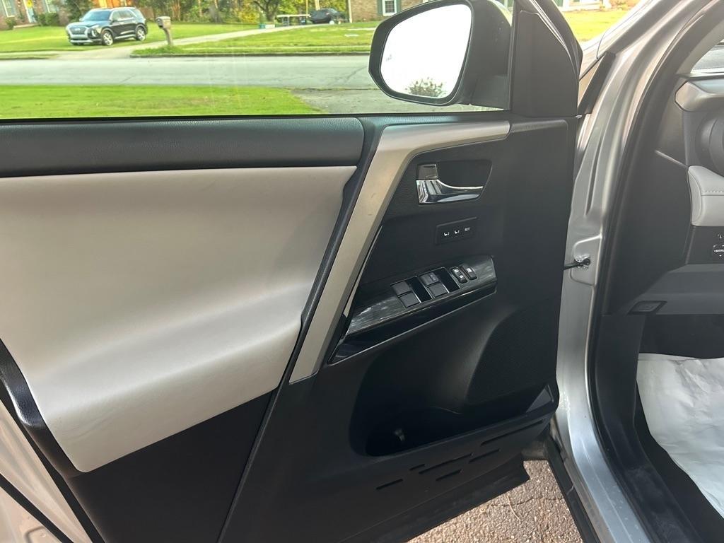Toyota RAV4  2016