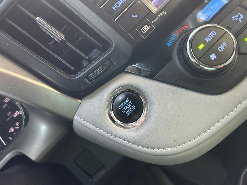 Toyota RAV4  2016